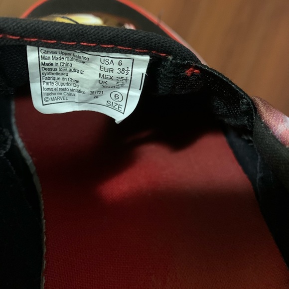 Avengers Canvas Shoes - Picture 8 of 8